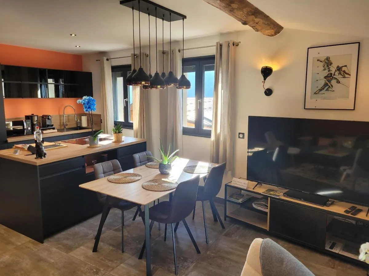 gîte du ruisseau 80m2, maison entière au calme, 2 chambres 2 salles de bain avec terrasse et garage Bourg-Saint-Maurice Casa vacanze
