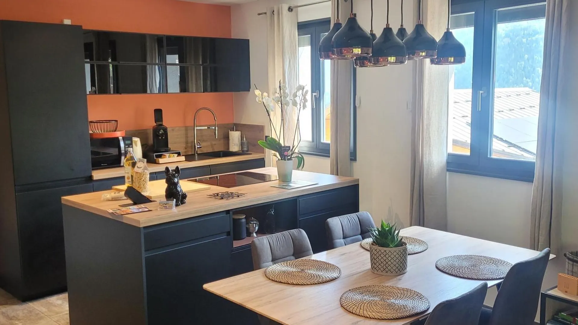 gîte du ruisseau 80m2, maison entière au calme, 2 chambres 2 salles de bain avec terrasse et garage Bourg-Saint-Maurice Francia